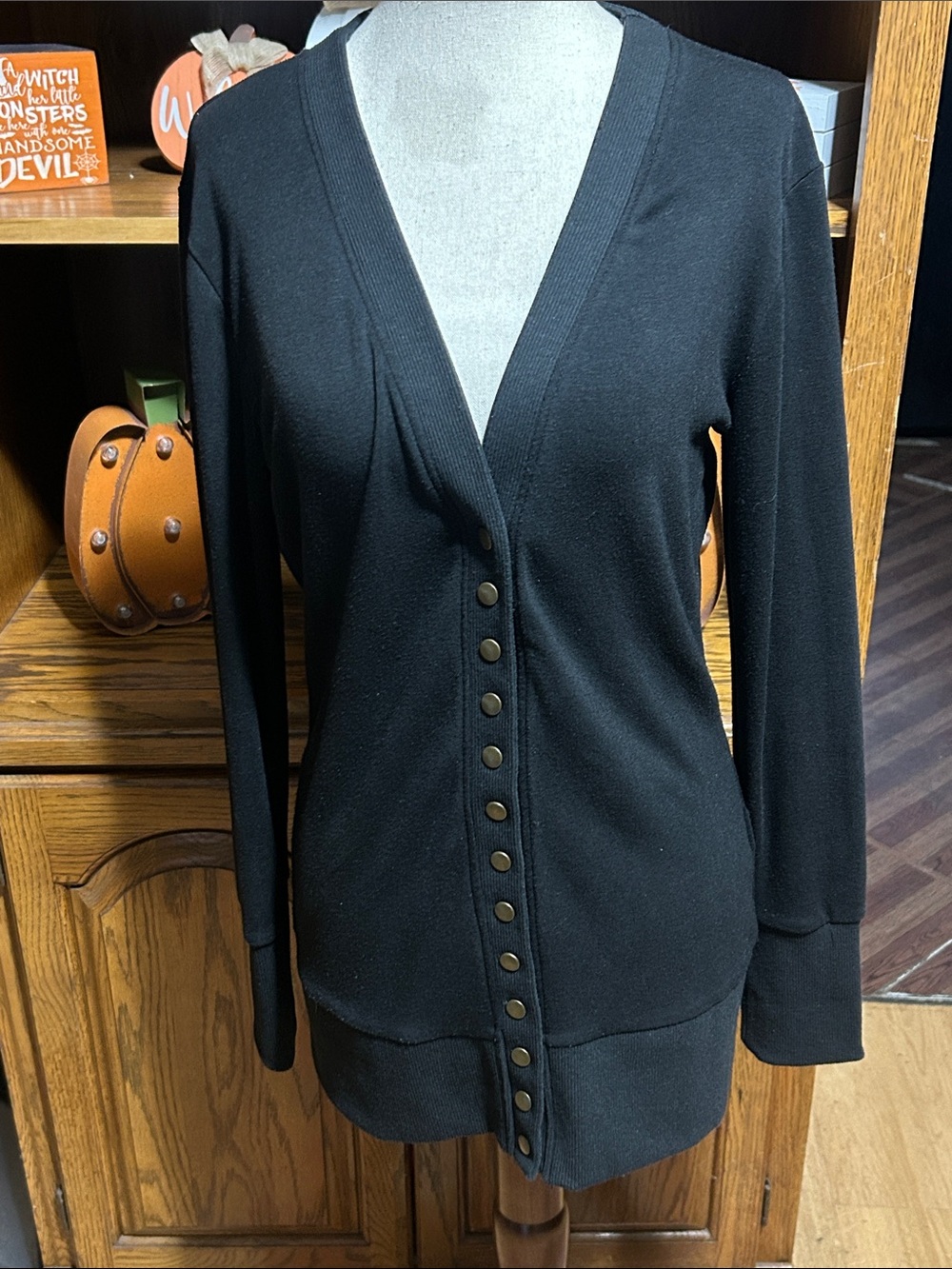 Black Long-Sleeve Snap Front Women's Sweater Small